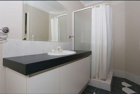 GREAT FAMILY HOME - Photo 5