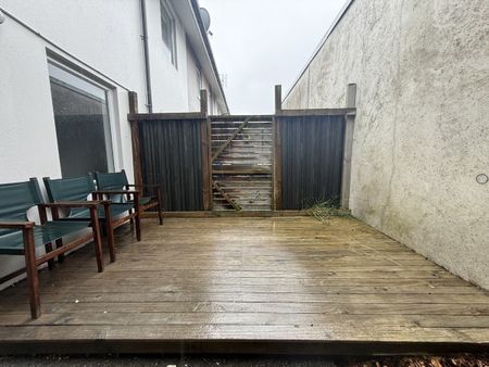 Spacious 5 Bedroom Home in Addington - first week free* - Photo 2