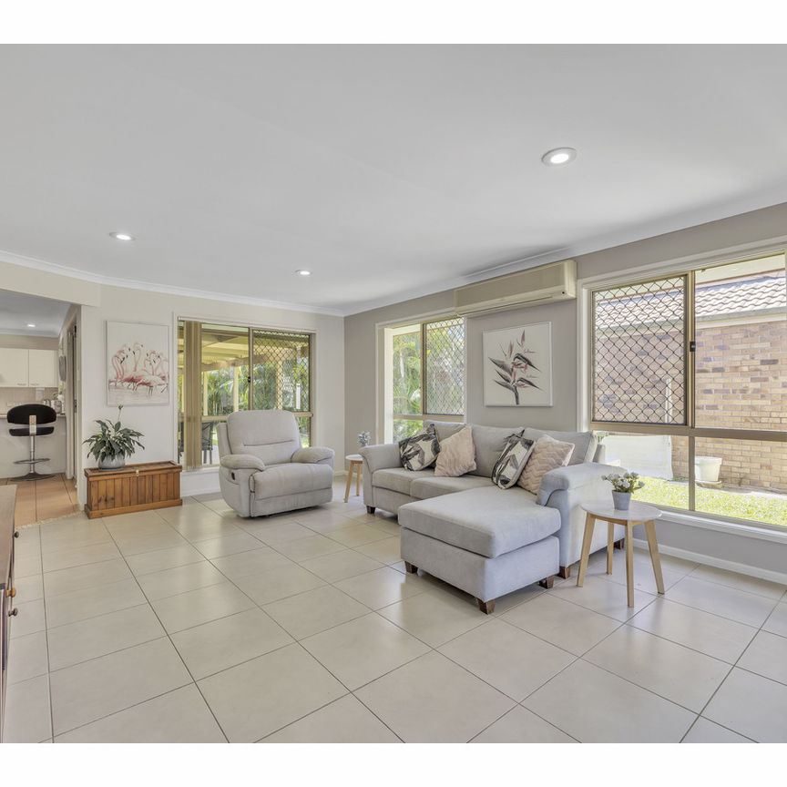29 Seidler Avenue, Coombabah QLD 4216 - House For Rent | Domain - Photo 1
