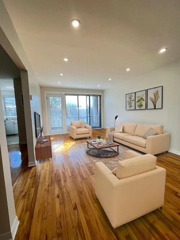 The Lawrence Quarters - Photo 3