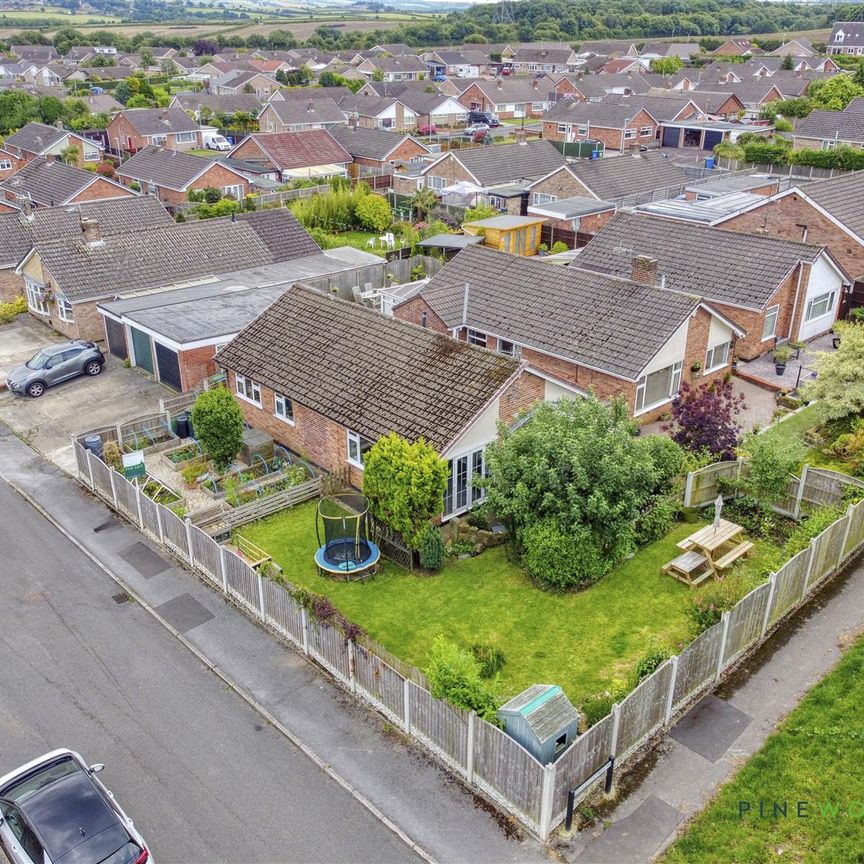 3 BEDROOM Bungalow - Detached - Photo 1