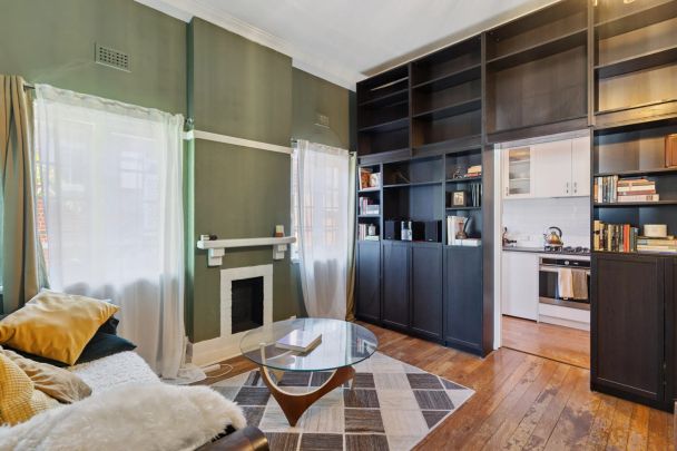 A Unique, Fully Furnished Mount Lawley Retreat with Loft - Photo 1