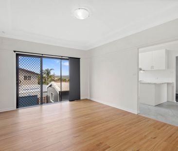 Renovated 2 Bedroom Home - Corner Block - Photo 1