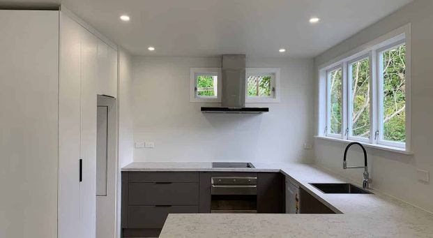 Fully renovated sunny family home - Photo 1