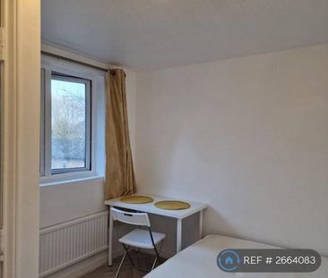 1 bedroom in a house share to rent - Photo 2