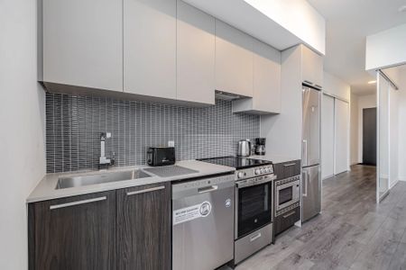 For Lease - 4208 Dundas Street Unit# 817, Toronto, Ontario - Photo 5