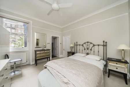 3 bedroom flat to rent - Photo 4