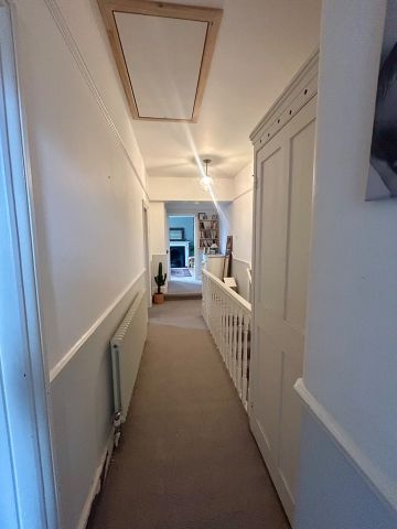 Room in a Shared Flat, Birkbeck Rd, BR3 - Photo 2