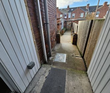 1 bed House Share - To Let - Photo 6