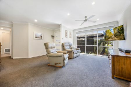 Modern 3 Bedroom Single Level Home! - Photo 2