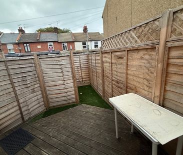 Leavesden Road - Photo 6