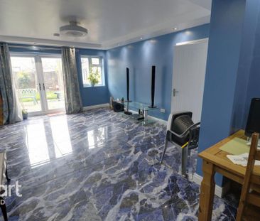 5 bedroom detached bungalow to rent - Photo 3