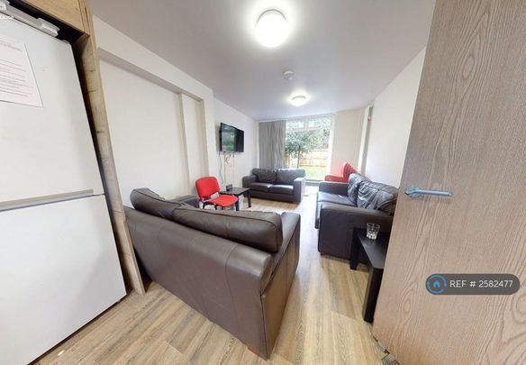 1 bedroom in a house share to rent - Photo 1