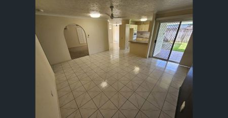 Family Living in Kirwan - Photo 2