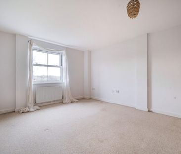 2 Bedroom Flat / Apartment - Shawford Road, Shawford - Photo 4