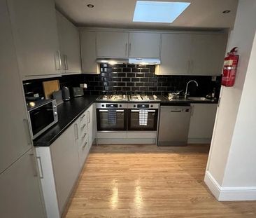 Room in a Shared House, Eversleigh Road, SW11 - Photo 4