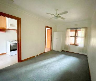 2/6 Stradling Avenue, Geelong, Vic 3220 - Photo 6