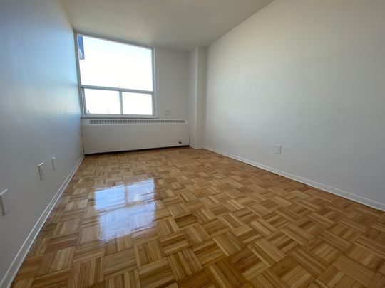 225 Davisville Avenue - Photo 1