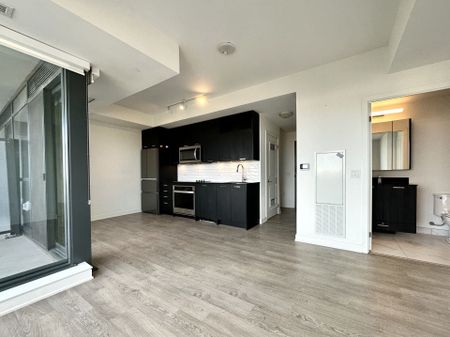 For Lease - 120 Eagle Rock Way Unit# 409, Vaughan, Ontario - Photo 2