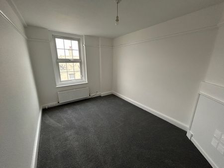 To Let, 2 Bed Apartment - Photo 2