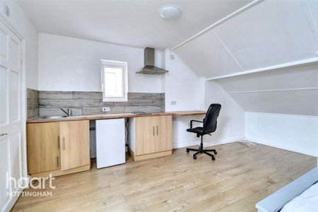 1 bedroom in a house share to rent - Photo 4