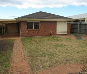 Charming Family Home in Altona Meadows - Photo 5