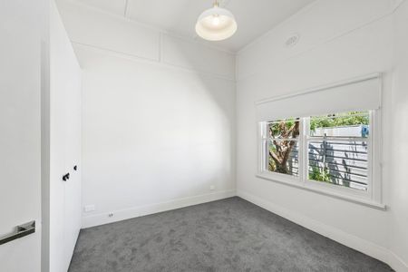 RENOVATED THREE BEDROOM HOME OFFERING 6 MONTH LEASE - Photo 3