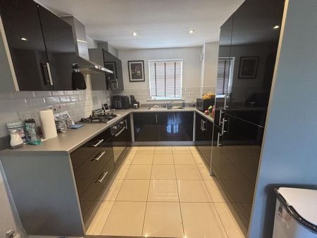 2 bedroom flat to rent - Photo 4