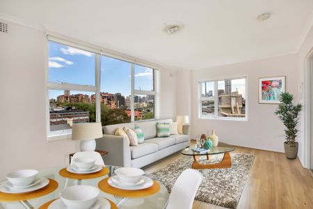 Light & Bright One Bedroom with Harbour Views - Photo 4