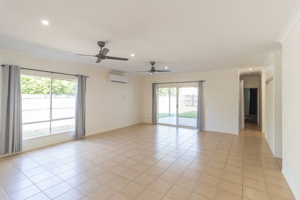 FAMILY HOME - TOOGOOM - Photo 1