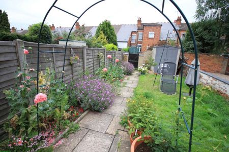 2 bedroom terraced house to rent - Photo 5