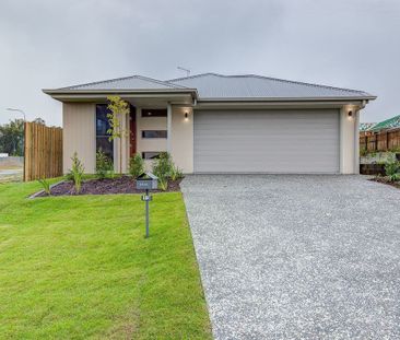 Perfect Family Home With Extra Space! - Photo 4