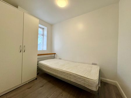 Park Avenue, London - Photo 4