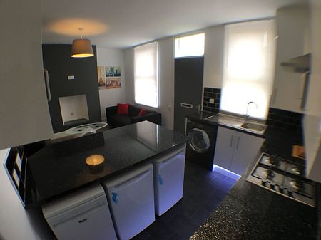 3 Bed - 1 Harold Mount, Hyde Park, Leeds - LS6 1PW - Student - Photo 4