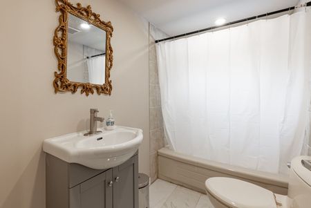 For Lease - 651 16th Avenue, Richmond Hill, Ontario - Photo 2