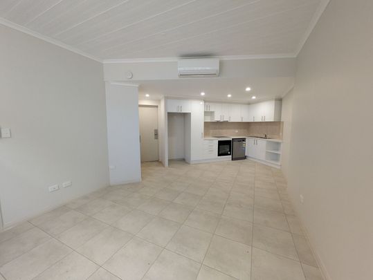 Modern One Bedroom Unit - Photo 1