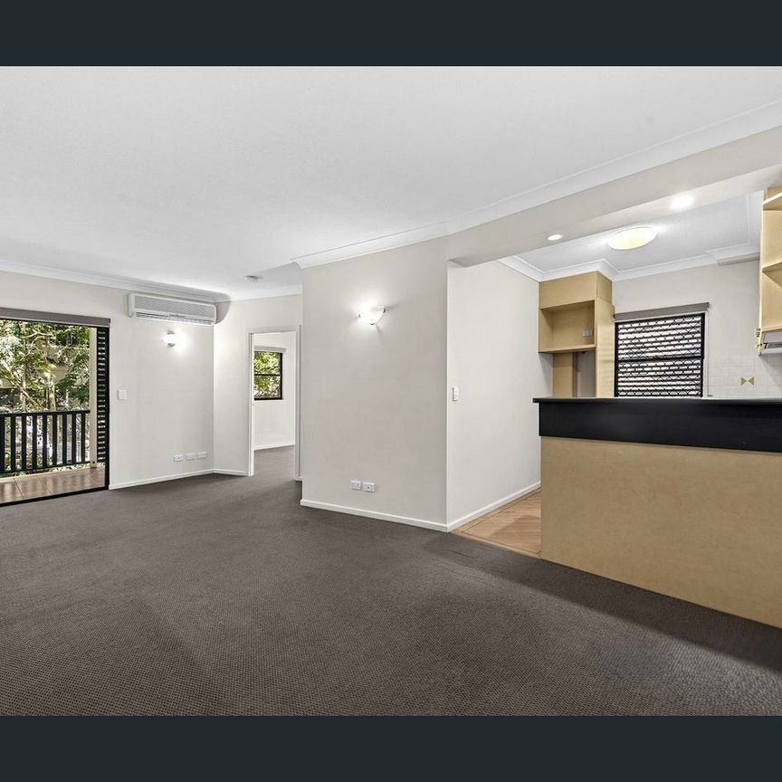 Private Inner-City Retreat in the Heart of Spring Hill - Photo 1