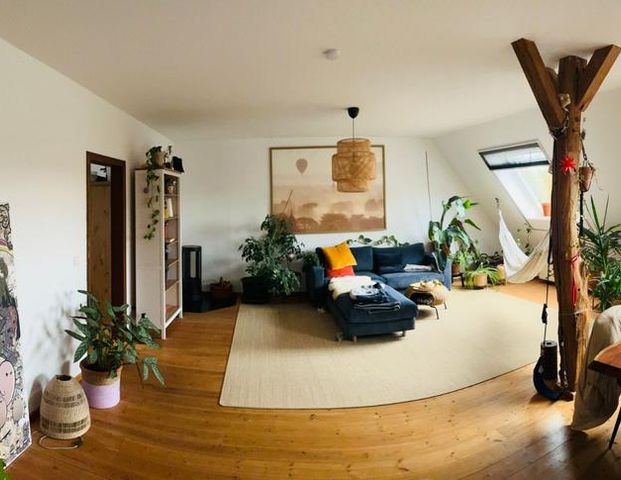 Dachgeschoßwohnung im Außenbereich - Foto 1