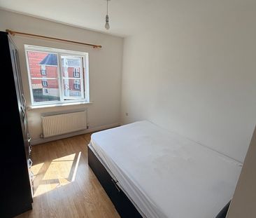 2 Bed Flat, Thackhall Street, CV2 - Photo 3