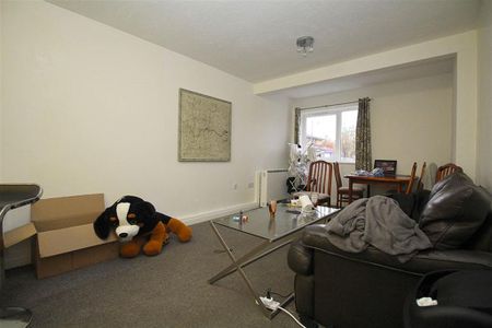 2 bedroom ground floor flat to rent - Photo 4