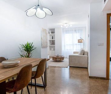 2 room luxury Flat for rent in Valencia - Photo 3