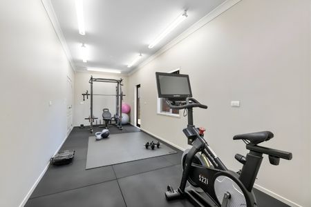 Exquisite Home with Stunning Marina Views in Matakatia Bay - Photo 3