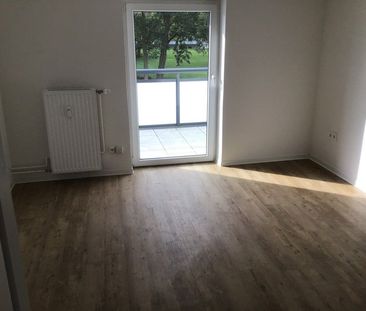 Modernisierte 1,5-Zimmer-Wohnung mit Balkon - Foto 1