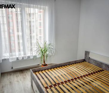 Exkluzivní pronájem novostavby zařízeného klimatizovaného bytu 2+kk... - Fotografie 4