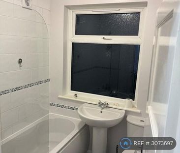 2 bedroom semi-detached house to rent - Photo 5