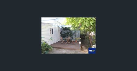 HIGHSET QUEENSLANDER IN EXCELLENT LOCATION - Photo 5