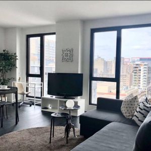 Fully Furnished 2-Bedroom Condo – Downtown Montreal - Photo 2