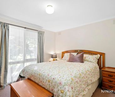 FAMILY COMFORT IN A PRIME RINGWOOD NORTH LOCATION - Photo 4