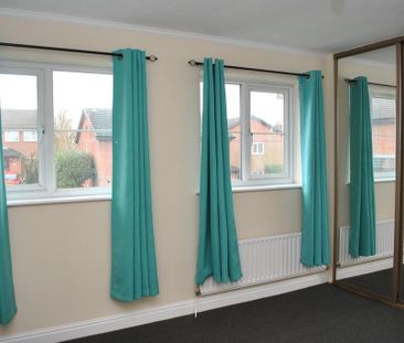 2 bedroom terraced house to rent - Photo 2