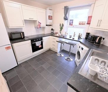 Room in a Shared Flat, London, N8 - Photo 1